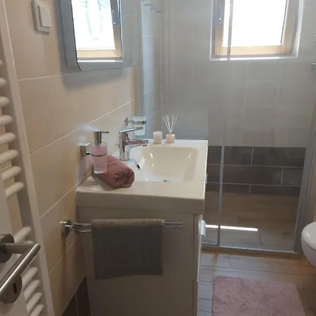 Ruza Starigrad Paklenica