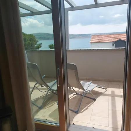 Ruza Starigrad Paklenica