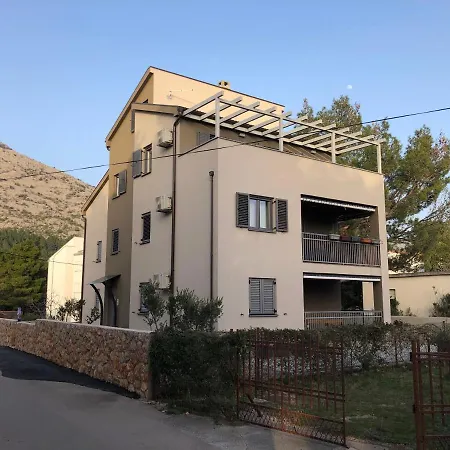 Ruza * Starigrad Paklenica