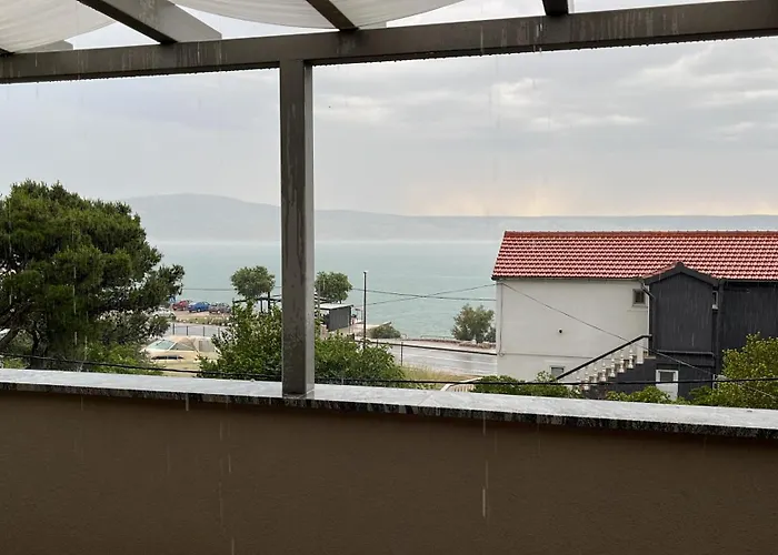Ruza Starigrad Paklenica